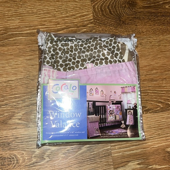 CoCaLo Baby Jacana Window Valance - Picture 5 of 6